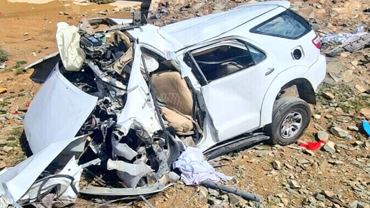 Road accident kills seven Pakistani Umrah pilgrims from same family