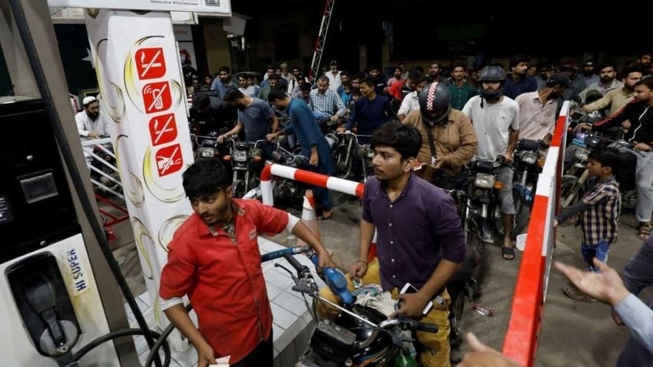 Petrol price slashed by Rs7.54, diesel up Rs1.48 per litre for next fortnight
