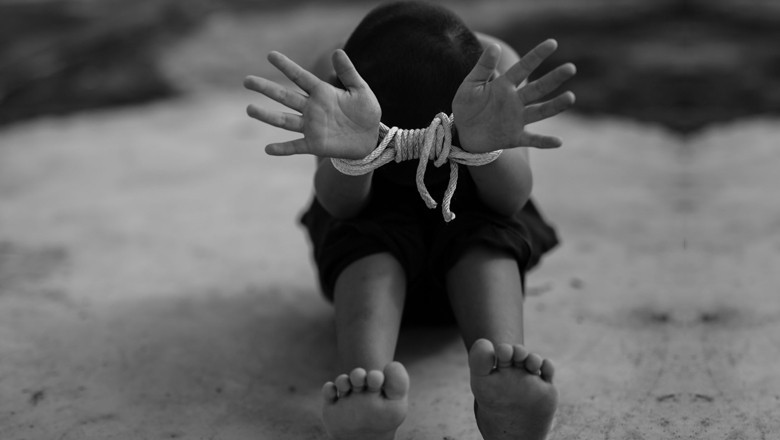 'HOPE' chairperson arrested in Karachi for 'trafficking children' to US