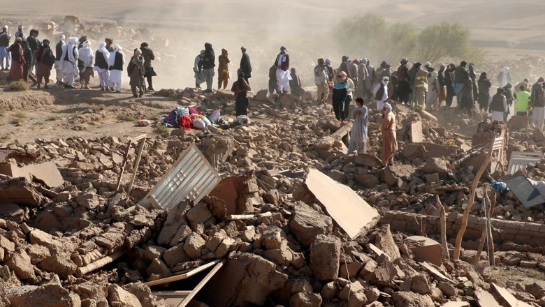Powerful earthquake rocks eastern Afghanistan, 250 dead, over 500 injured