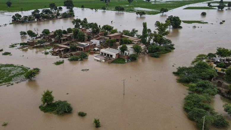 PDMA issues flood alert as water levels surge in Chenab, Ravi, Sutlej