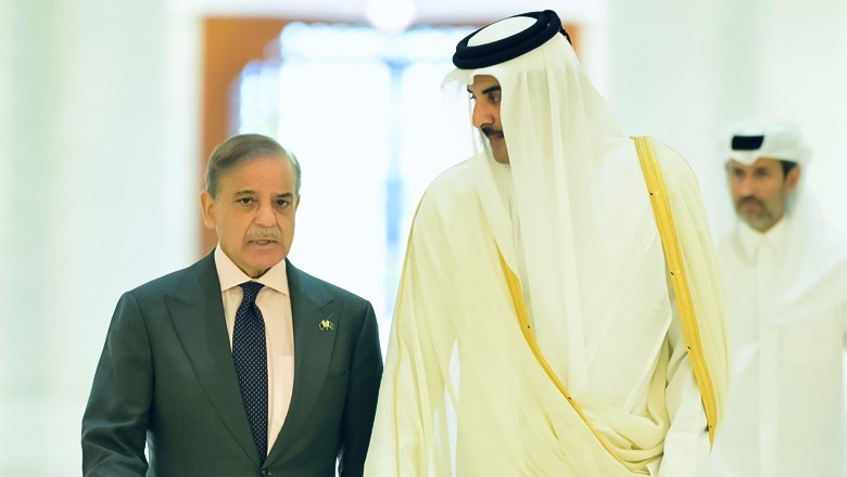 PM Shehbaz meets Qatari Emir to express full support against Israeli strikes