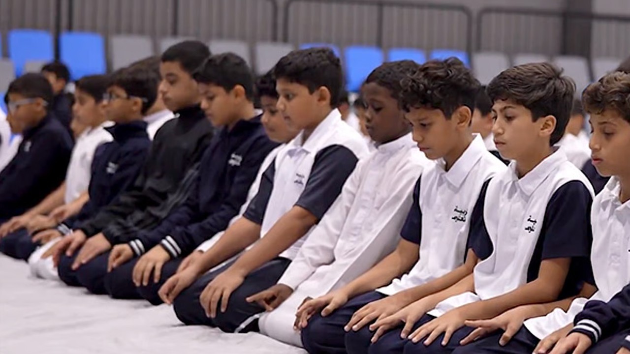 UAE sets congregational noon prayer time in public schools