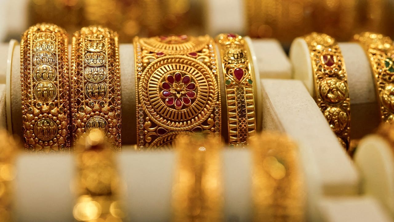 Gold price per tola rises Rs1,900 to Rs397,700 in Pakistan