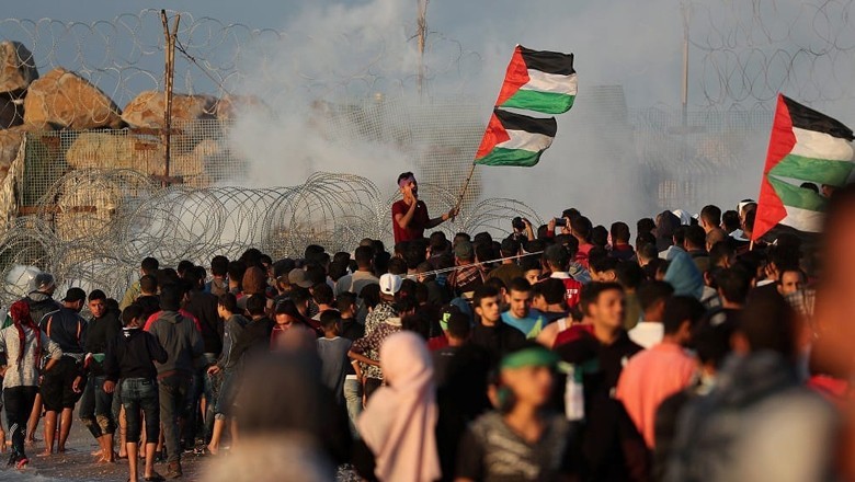 World celebrates ceasefire deal but Gaza remains under attack