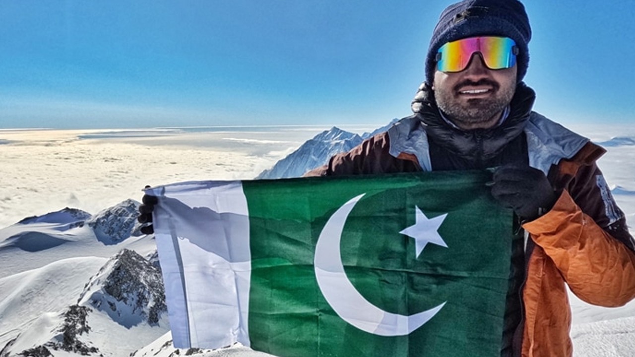 Asad Ali Memon becomes first Pakistani to complete Seven Summits challenge
