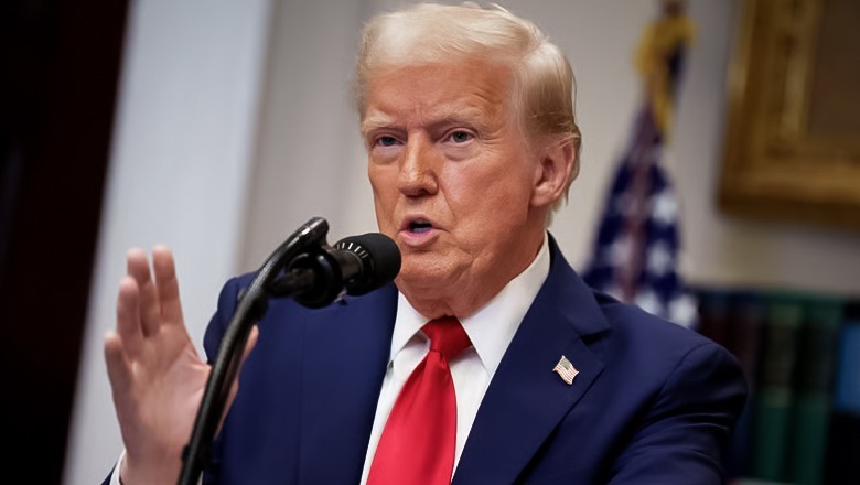 Trump warns of renewed Israeli offensive in Gaza if Hamas fails to honour truce terms