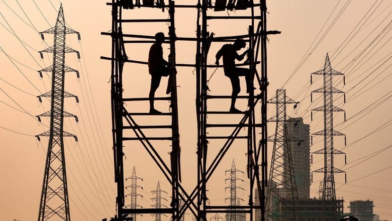 Karachi consumers to choose own electricity supplier from 2026, NA told