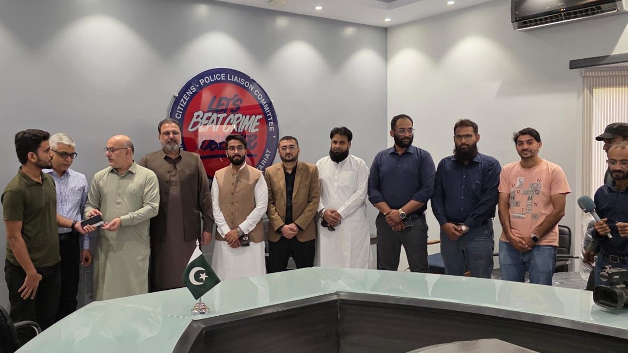 CPLC returns over 100 recovered mobile phones to owners in Karachi