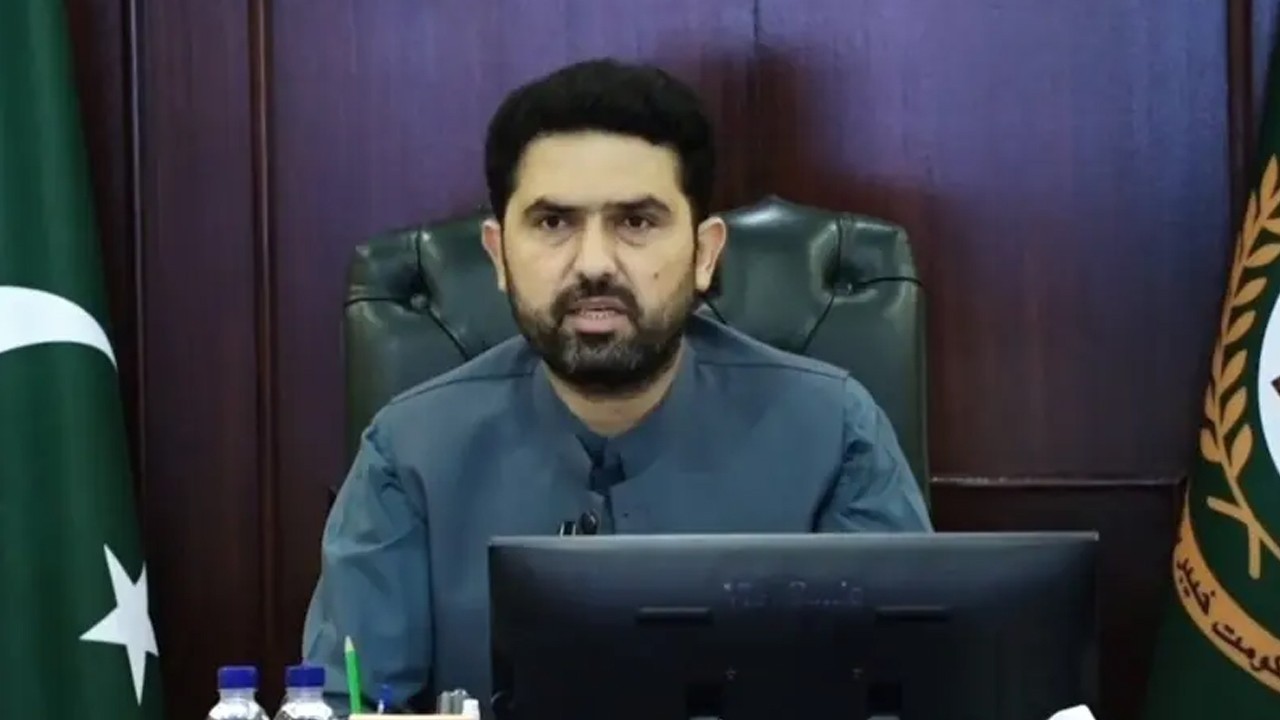 Bulletproof cars provided by Mohsin Naqvi are defective and old, says KP CM