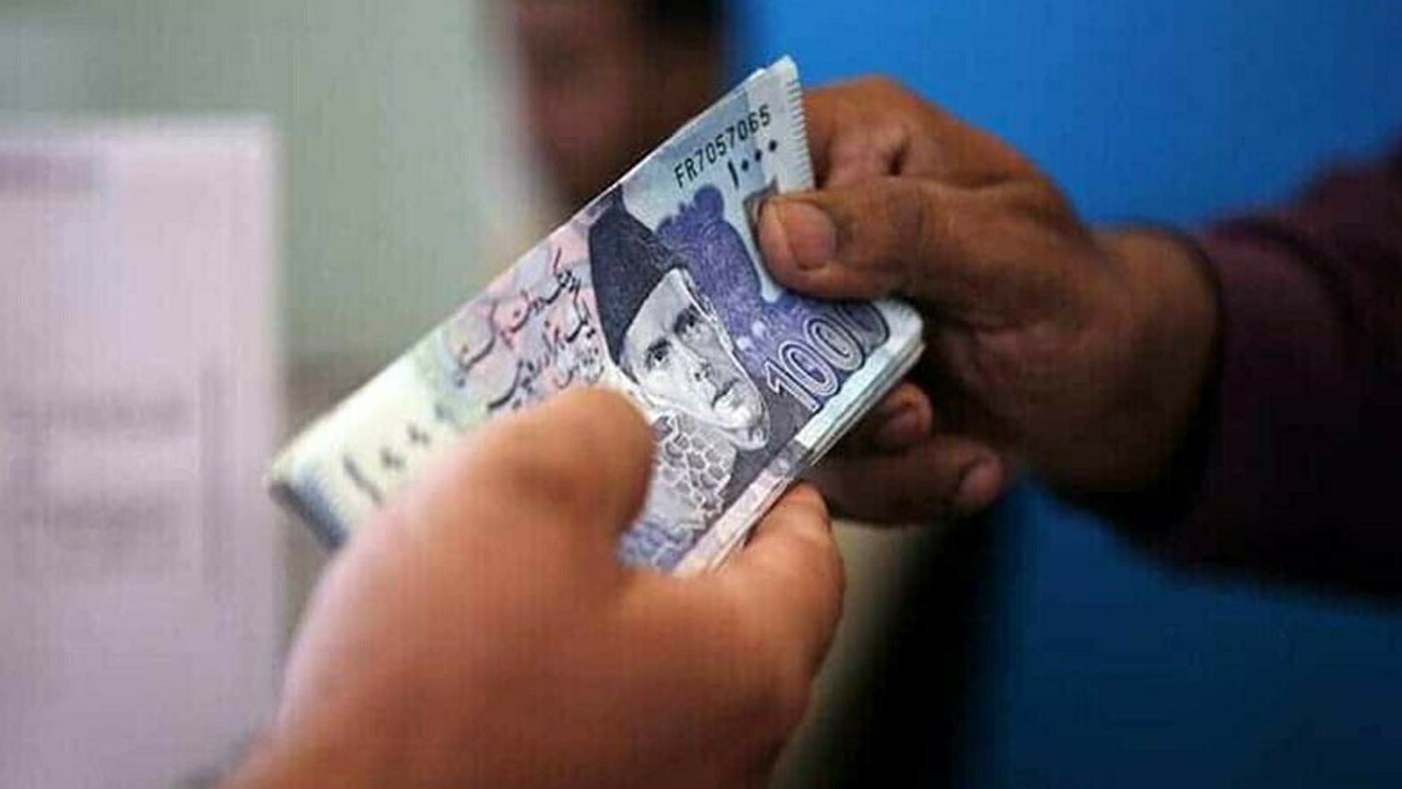 Salaried class contributes Rs130 bln in first quarter of FY2025-26