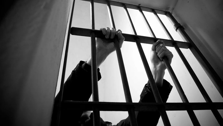 Karachi court sentences six Iranian nationals to life in prison in drug trafficking case