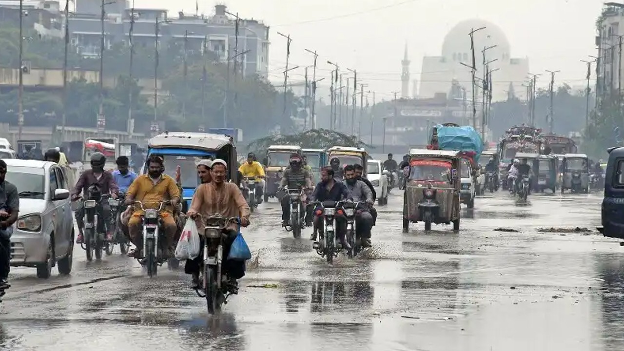 Karachi to experience hot weather as Arabian Sea depression weakens