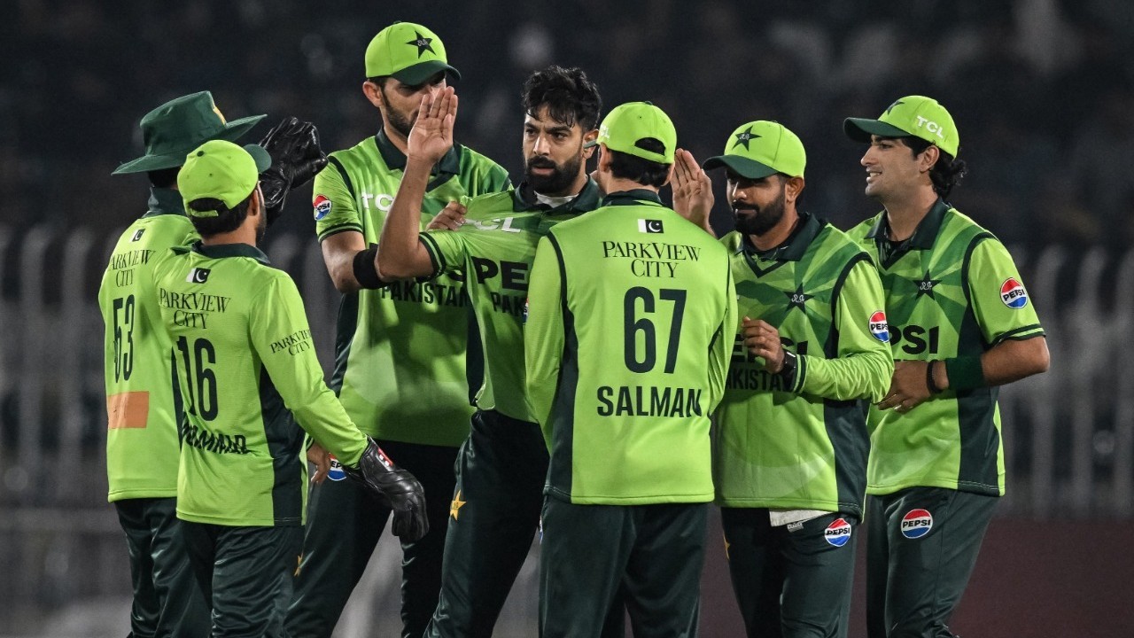 Pakistan beat Sri Lanka by 6 wickets in nail-biting first ODI