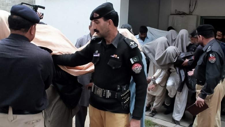 Karachi police detain over 10 undocumented Afghan nationals in a late night raid