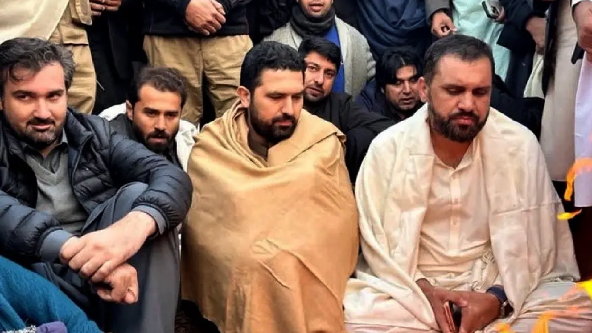 Opposition warns of nationwide protests over denied access to jailed Imran Khan