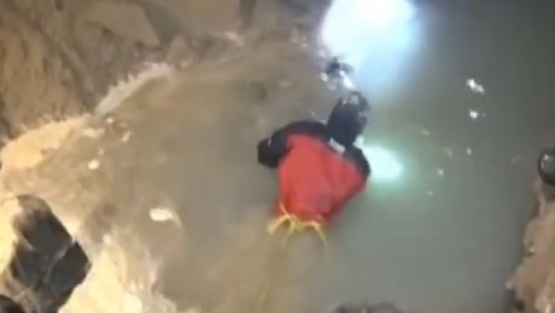 Family unsatisfied as operation underway to find 3-year old boy who fell into open manhole