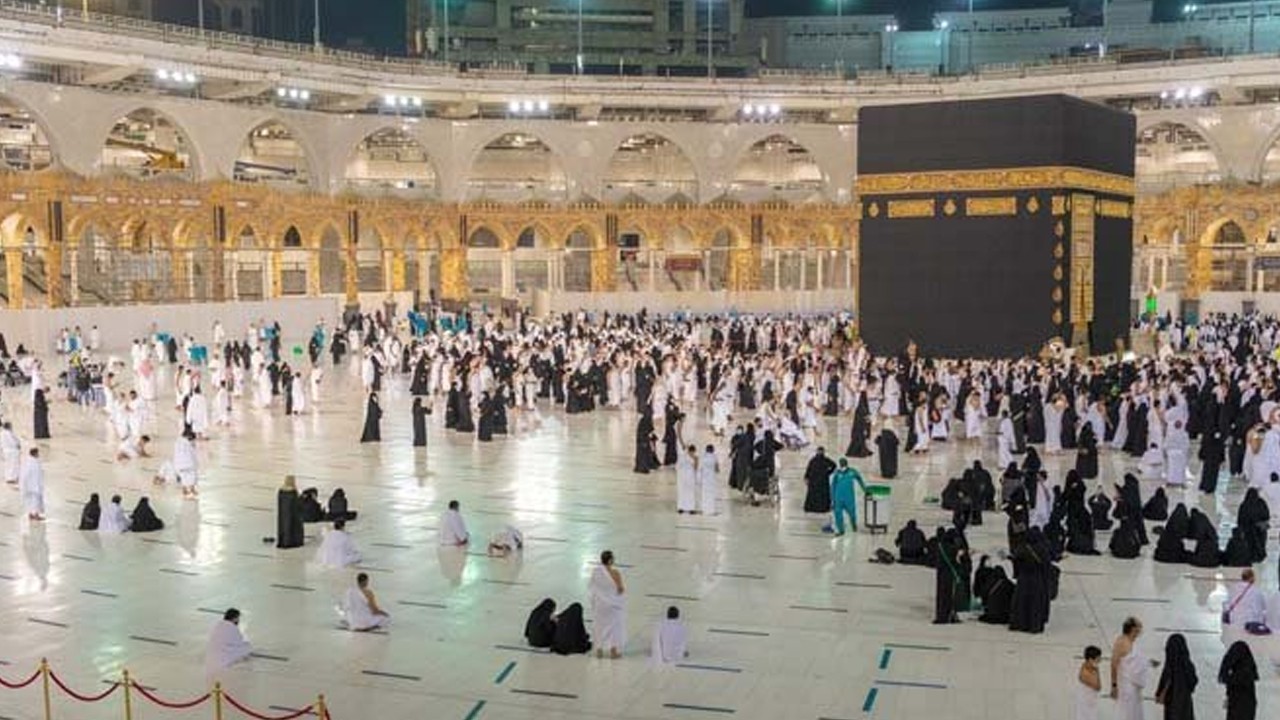 Haramin Sharifeen sets updated timings for ziyarat and nawafil