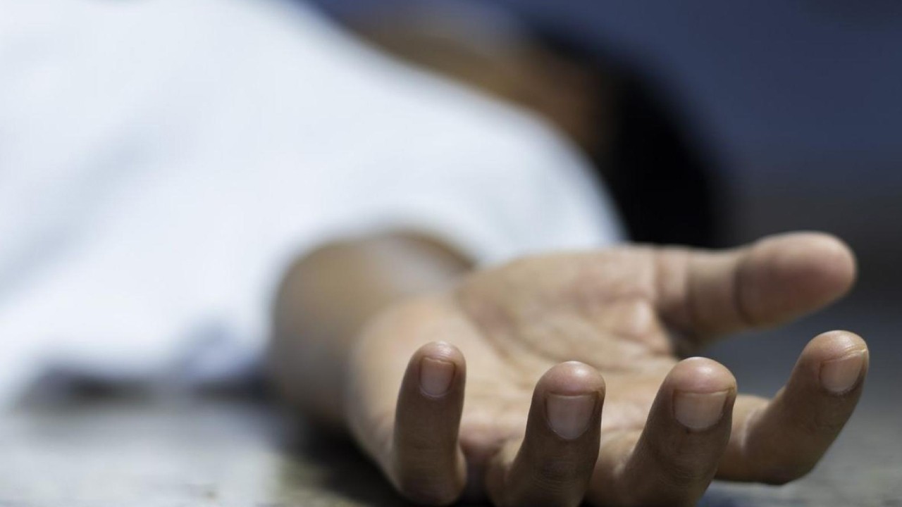 Husband kills wife and daughter with knife in Karachi