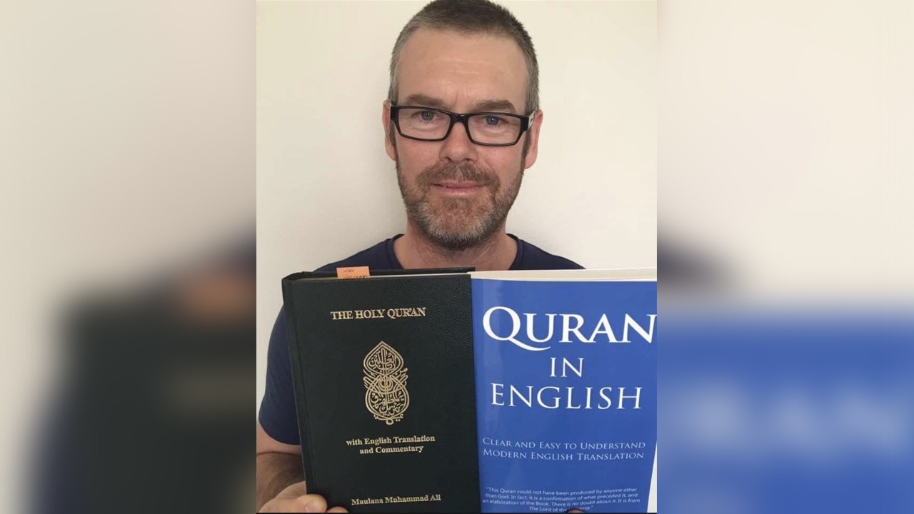 Australian journalist and pro-Palestine activist Robert Martin embraces Islam