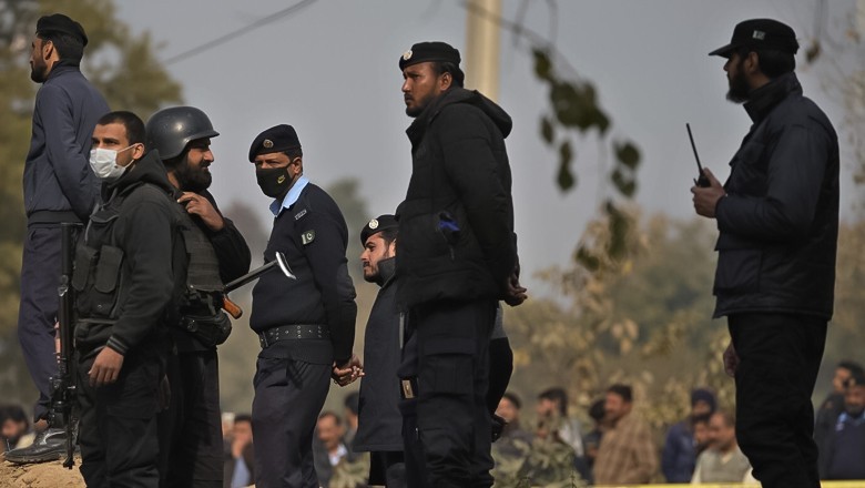 Five officers injured in terrorist attack on police checkpost in Bannu
