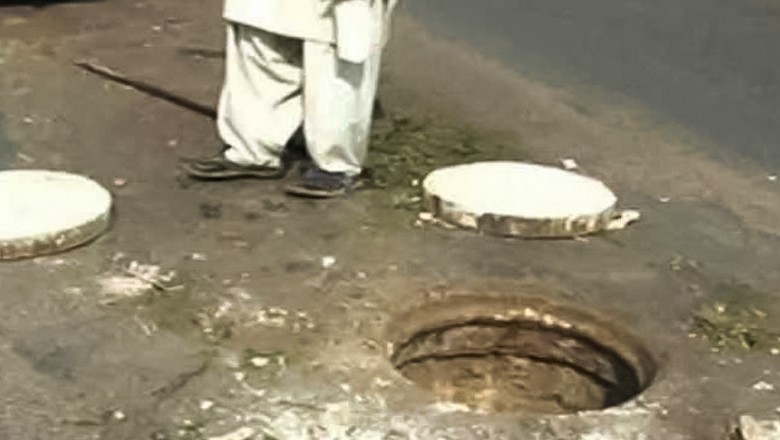 Elderly man dies after falling into open manhole in Karachi’s Korangi