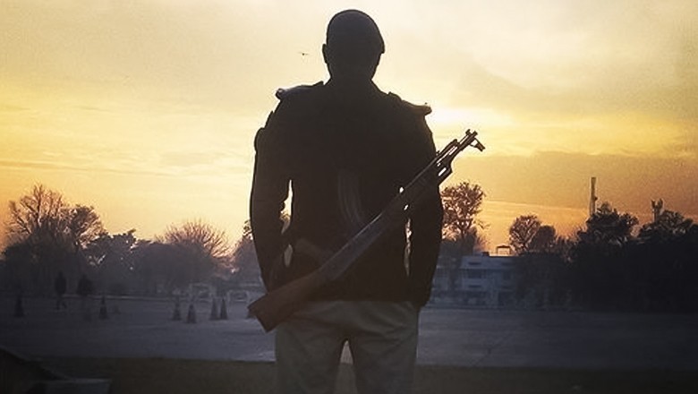 SIU officers suspended in Karachi over alleged sale of confiscated drugs