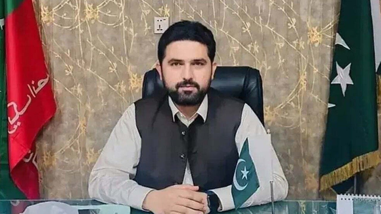 KP CM Sohail Afridi criticises PIA sale, questions govt’s claims on debt reduction