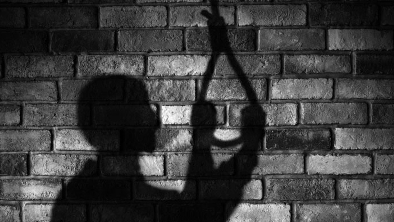 Father of three daughters commits suicide in Karachi’s Lyari