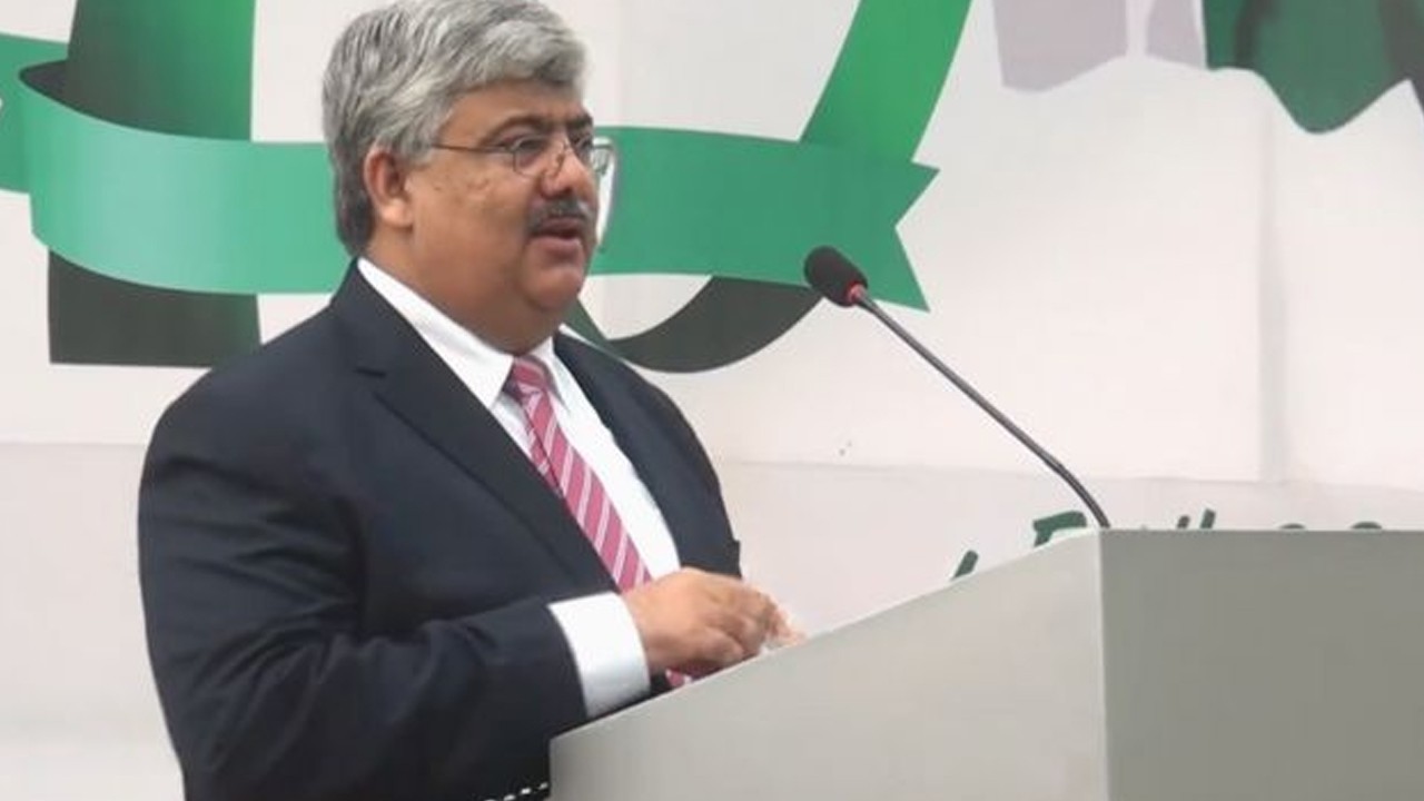 FBR chairman assures traders of relief on PoS, pledges end to harassment