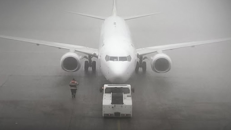 Heavy fog in Lahore halts flights for 8 hours, 4 diverted to Islamabad