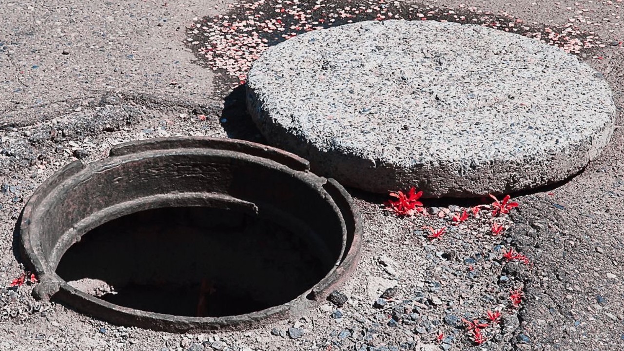 Open manhole-related deaths rise to 27 in Karachi in 2025