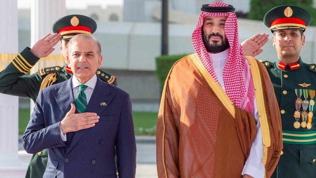 PM Shehbaz, Saudi Crown Prince discuss regional stability in telephone call