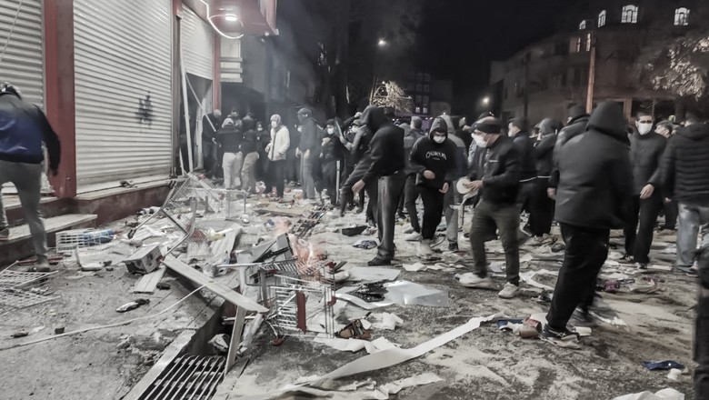 Iran faces fresh wave of protests amidst internet blackout