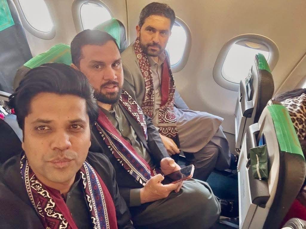 KP CM Sohail Afridi on the way to Karachi, calls for PTI supporters to join him in Karachi