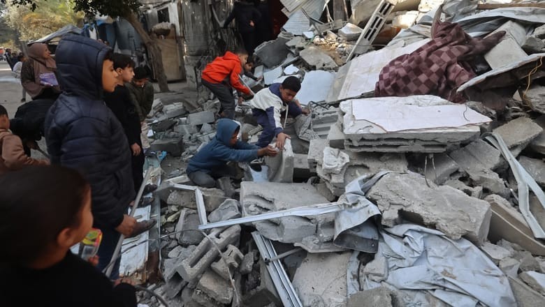 13 killed in Israeli bombing, including 5 children