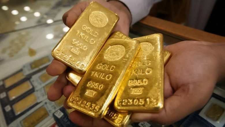 Gold price rose by Rs4,300 in Pakistan