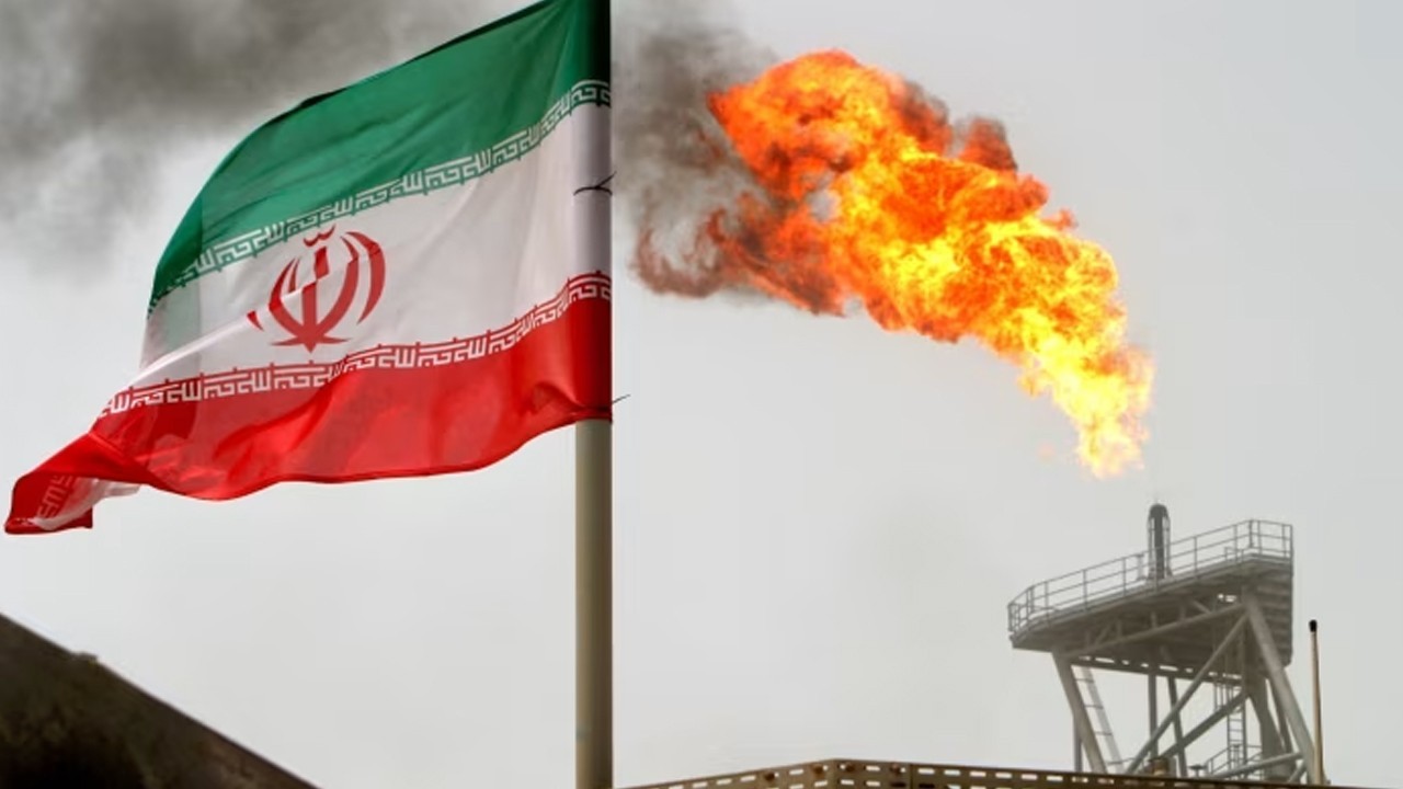 Gulf States warn US against striking Iran, citing global oil market risks