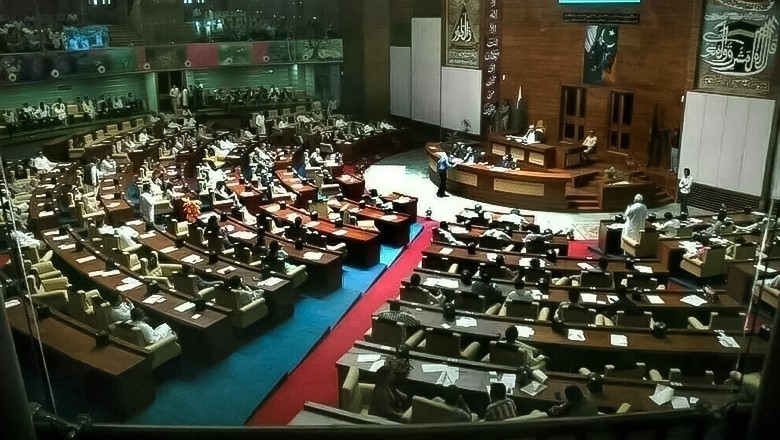 Karachi blaze triggers heated exchange in National Assembly