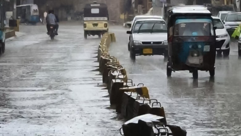 Rain expected in Karachi today with strong winds and thunderstorms