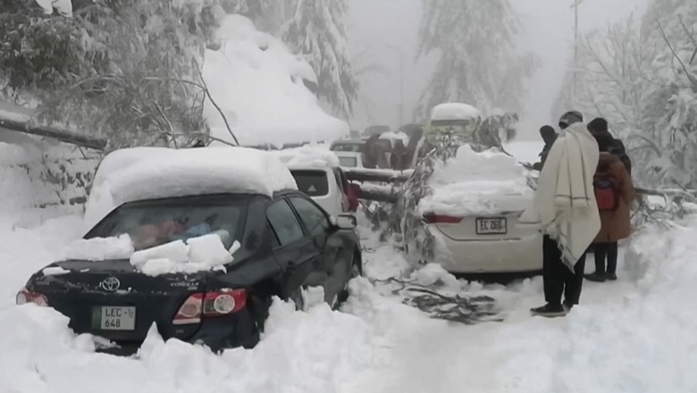 Severe snowfall disrupts life in northern areas, roads blocked and tourists stranded