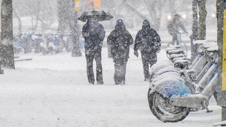 Snow, ice hit western, central US as massive storm sweeps nation