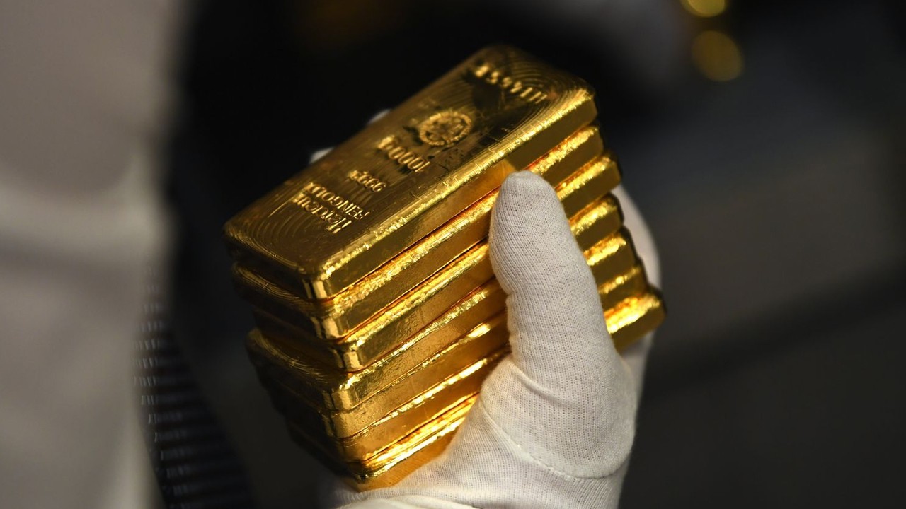 Gold rates jump Rs21,100/tola to fresh record high in Pakistan