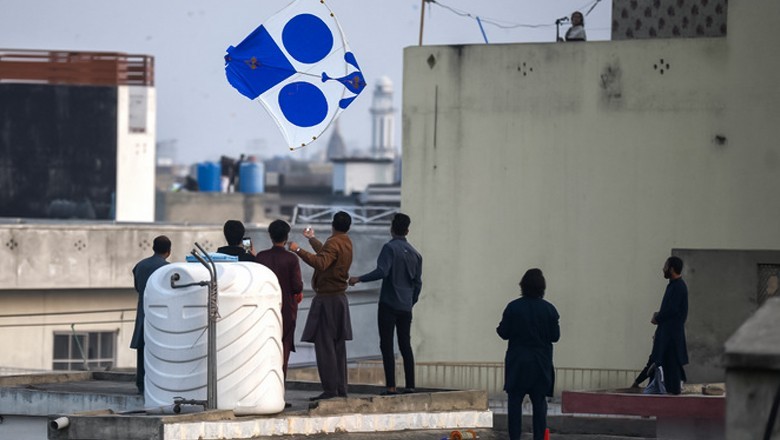 Kite flying banned in areas near Lahore airport