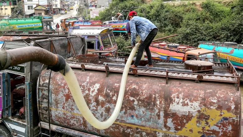 1,800 Karachi factories closed as water suppliers halt services