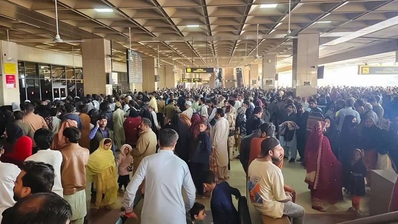 Karachi airport sees congestion, long queues as travelers pour in