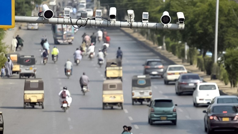 Sindh cabinet to speed up traffic e-challan cases: CM Murad