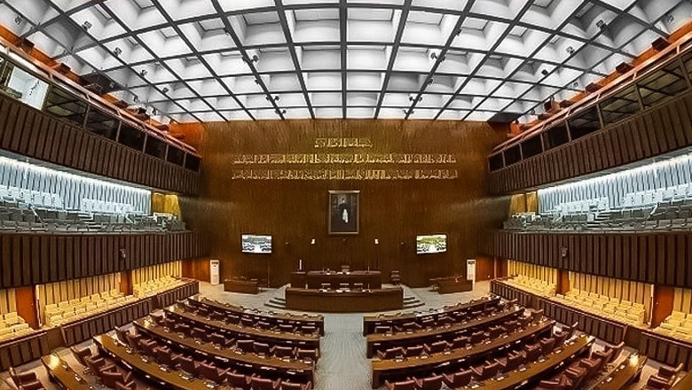 PTI protests in Senate after rejection of resoulution on Imran Khan's health