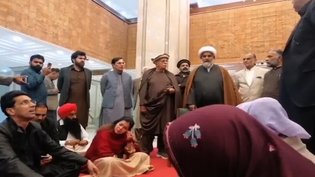 TTAP continues sit-in at Parliament House over Imran’s health, demands PTI founder be moved to hospital for treatment