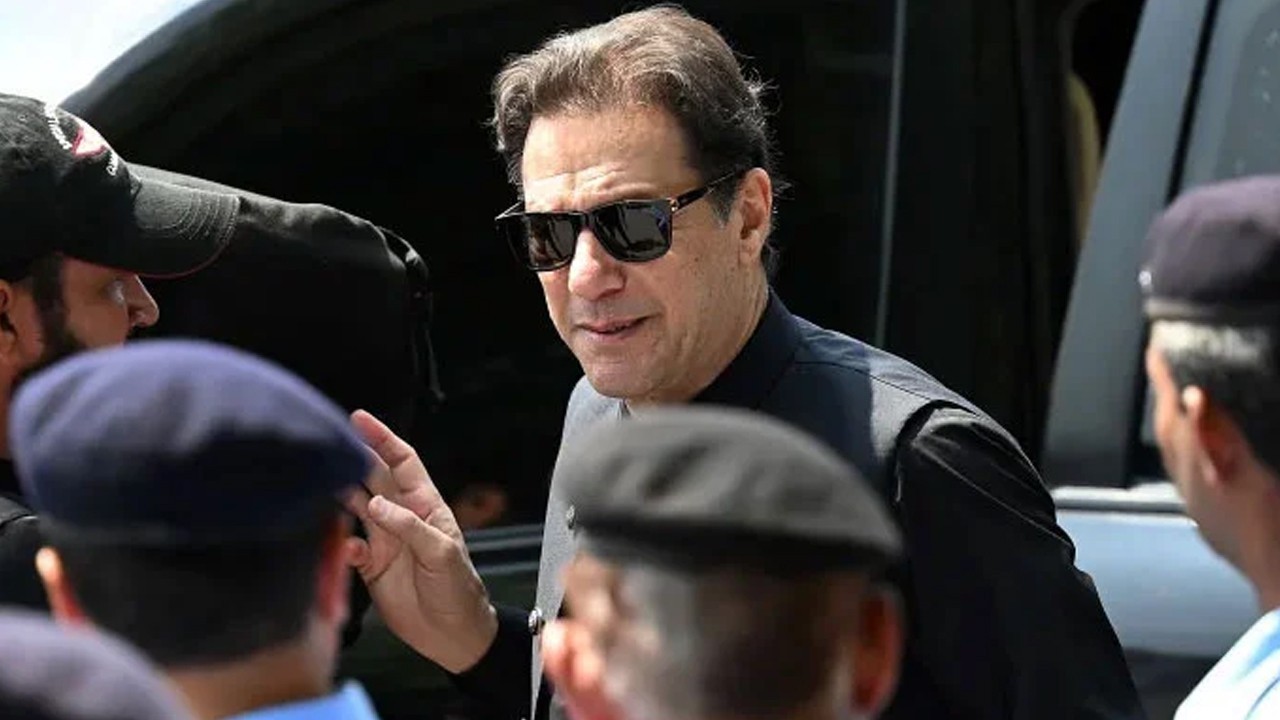 Doctors reportedly brief Barrister Gohar, Nasir Abbass on Imran Khan’s eye examination